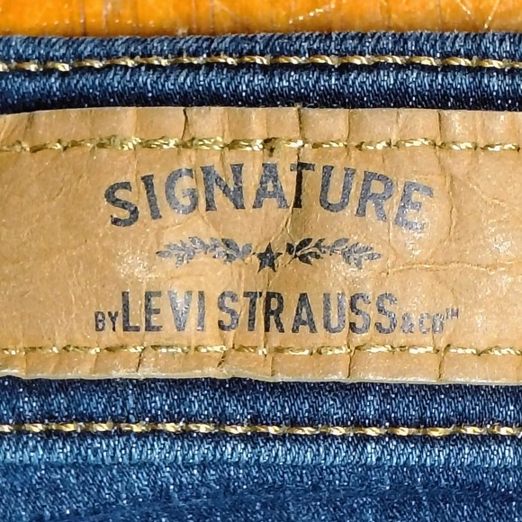 Signature by Levi Strauss & Co Modern Boot Cut Jeans Women's Blue Denim Size - Picture 8 of 12